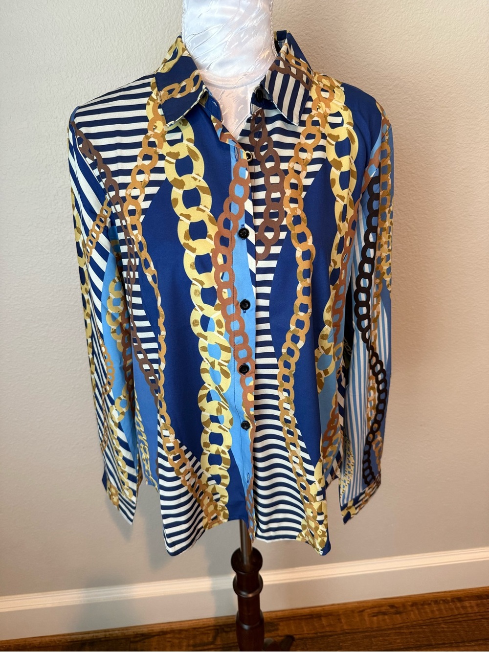 Blue Chain-Print Women’s Button-Up Shirt